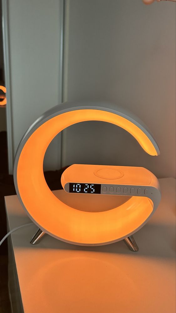 Budzik ładowarka lampka litera G