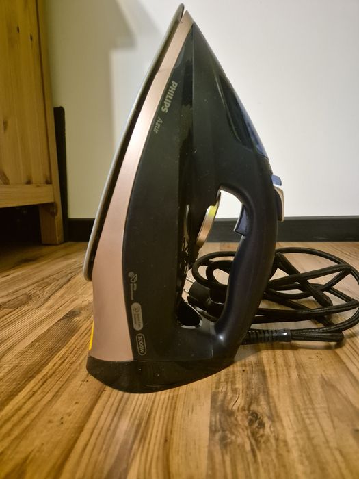 Żelazko Phillips Azur , moc 3000W z automatycznym wyłącznikiem.