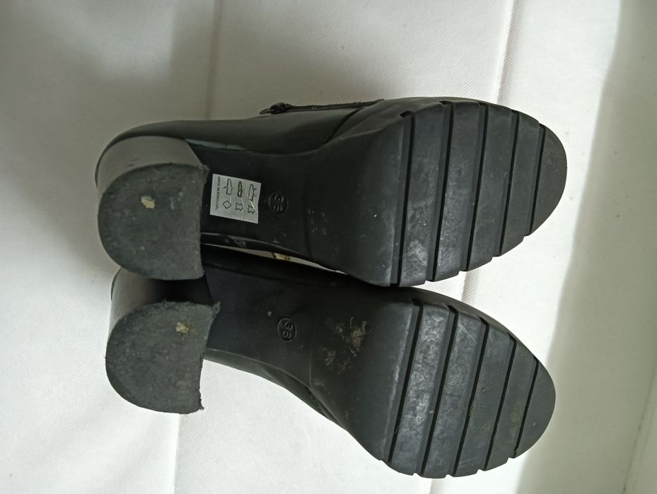 Botas Pretas de Senhora em Pele Marca MOOW