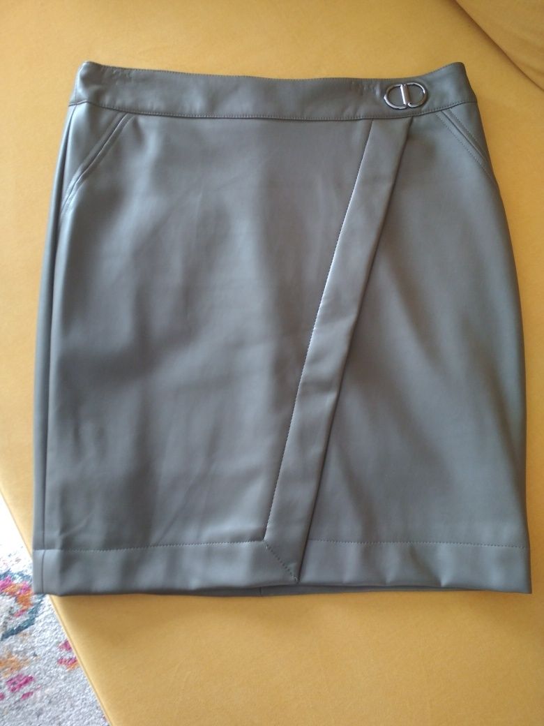Nowa Monnari Spódnica khaki z imitacji skóry midi r. 40