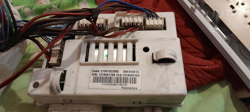 Плата управления для стиральной машины Indesit WISL103