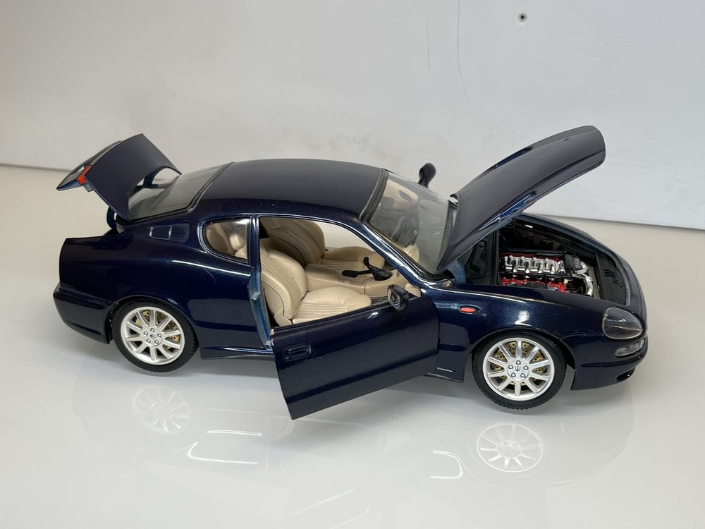 Maserati 3200 GT 1:18 Burago