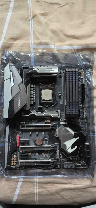 I7-8700K + Aorus Z370 Gaming 7 + 32GB DDR4 3600MHz 18CL