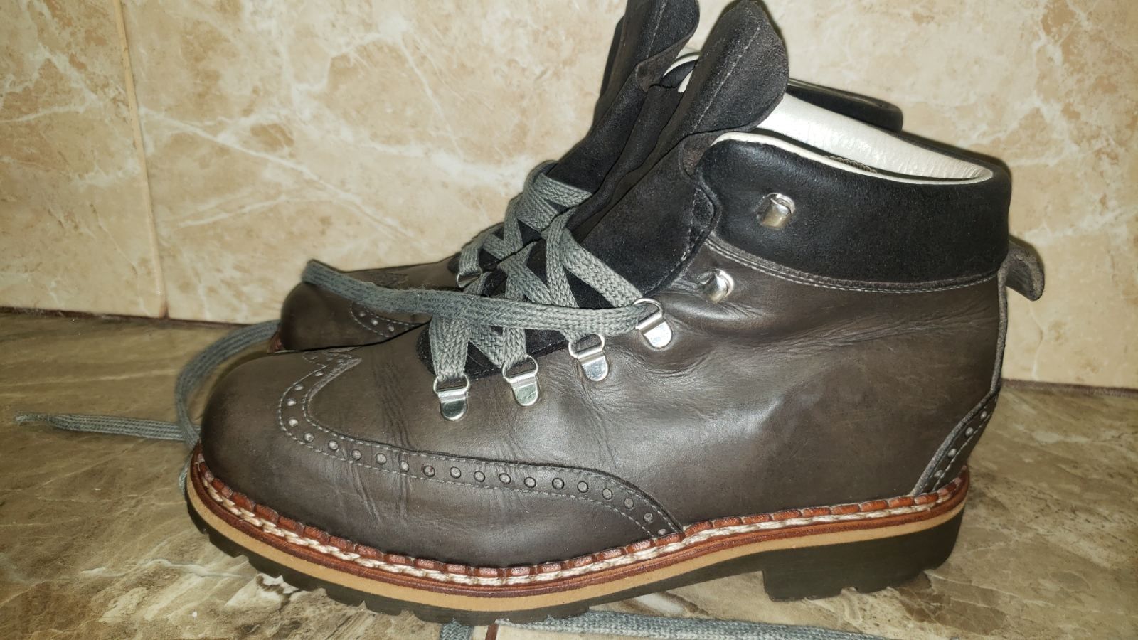 Стильні черевики Ventesima Strada, розмір 42