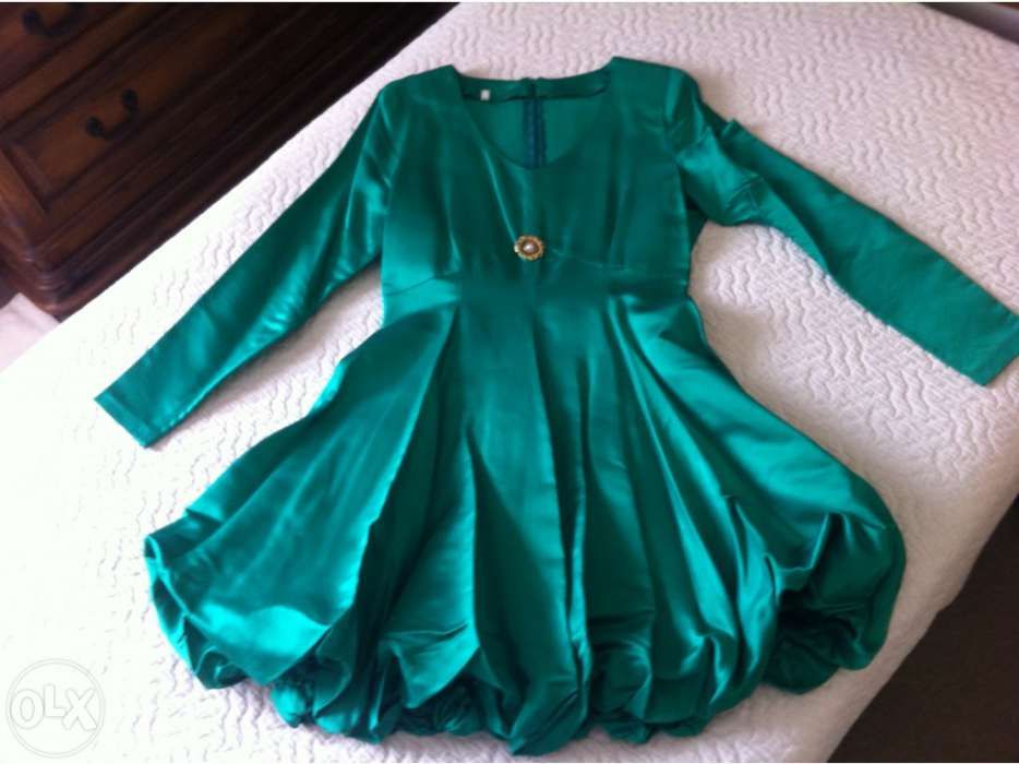 Vestido de cerimónia verde (usado uma vez)
