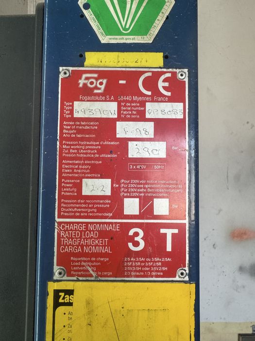 Podnosnik 4 kolumnowy Fog wraz z podnośnikiem nożycowym 3T