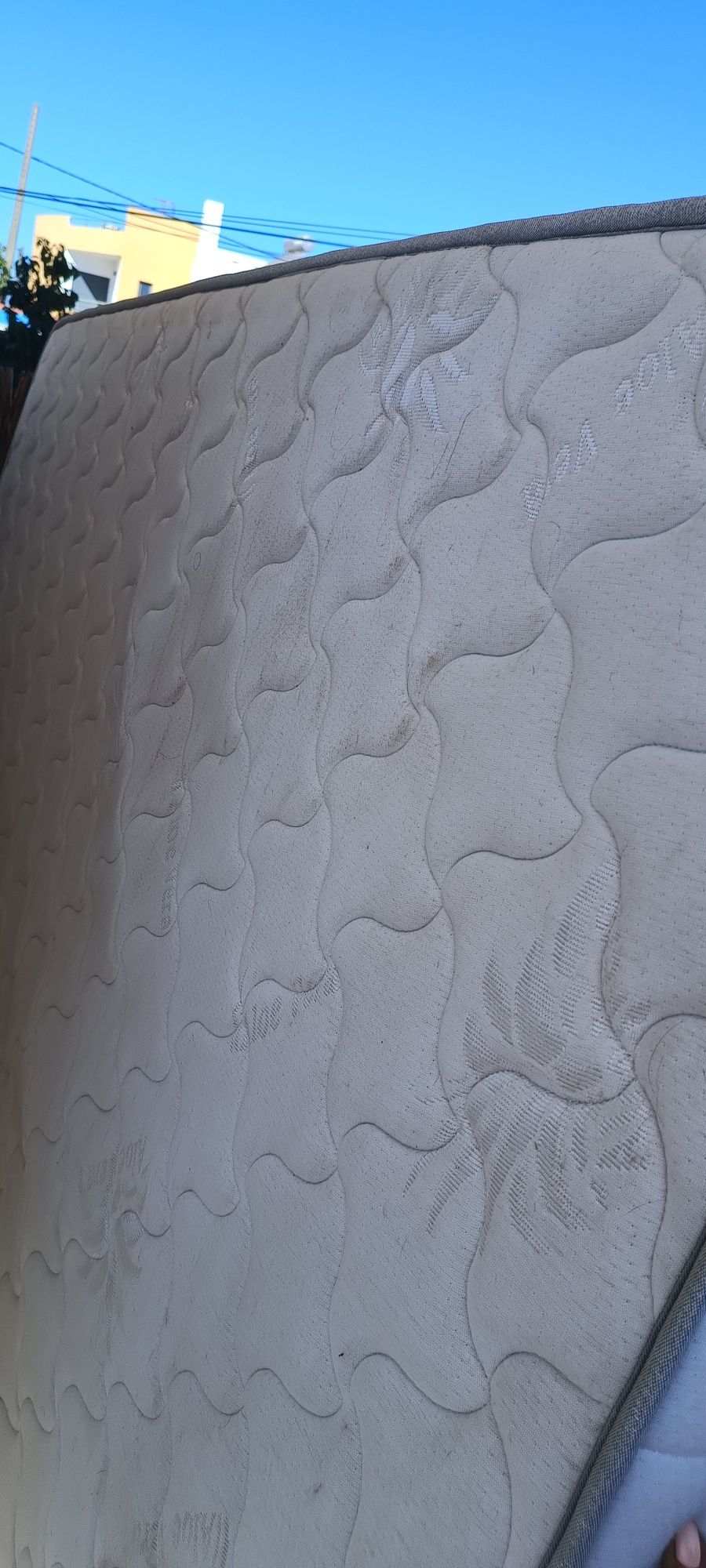 Colchão

Título: Colchão 160x200 – qualidade, bom estad