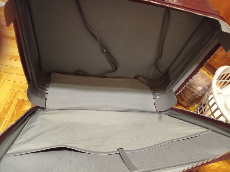 Чемодан/Валіза на колесах велика"Аmerican Tourister"