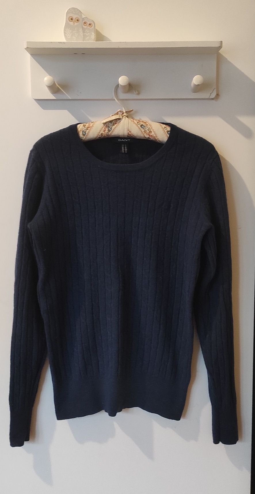 Wełniany sweter Gant. Rozmiar L/XL