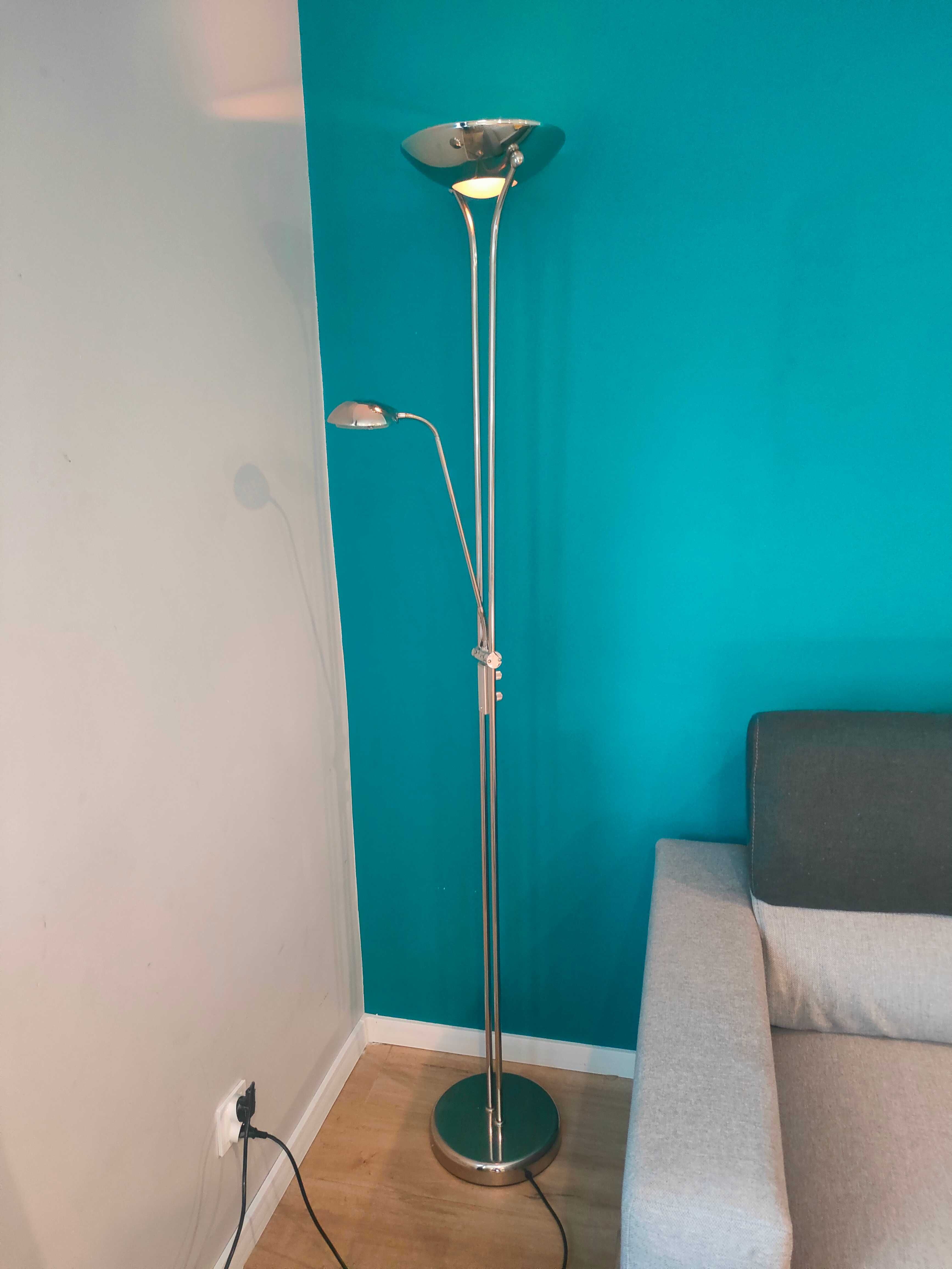 Lampa stojąca z regulacja światła
