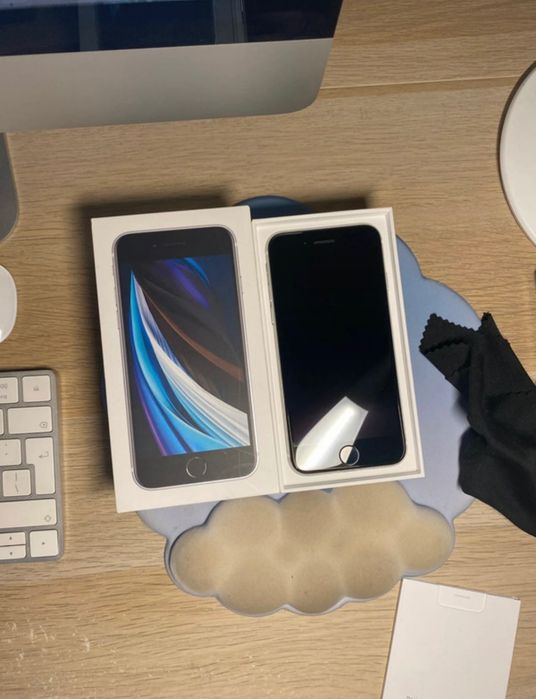 iPhone SE 2020 Em bom estado