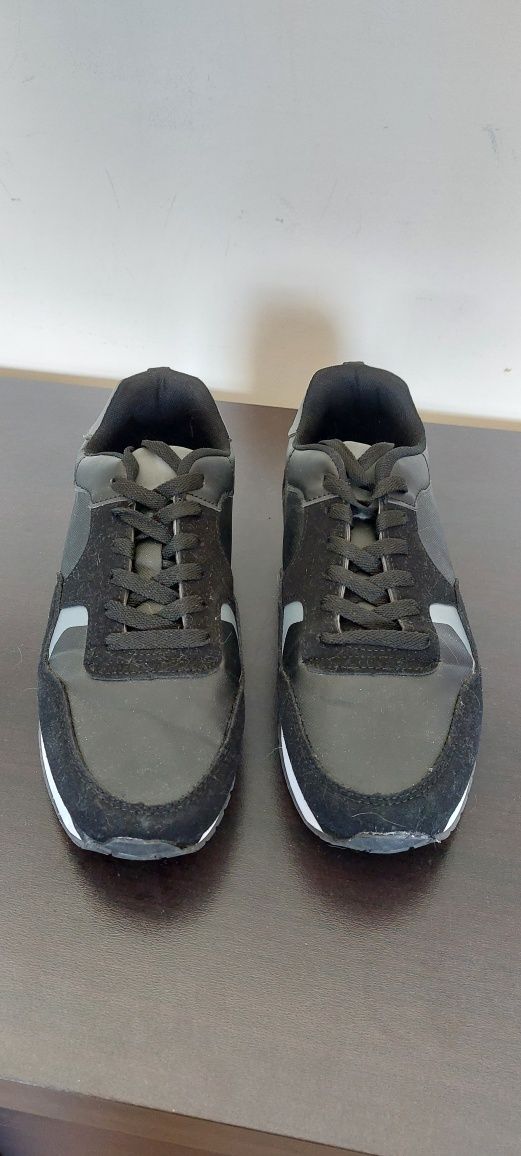 Tenis pretos inextenso