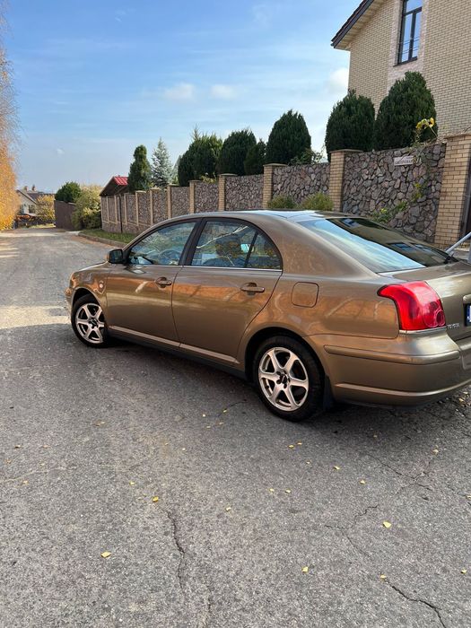 Toyota avensis 2,0 дизель