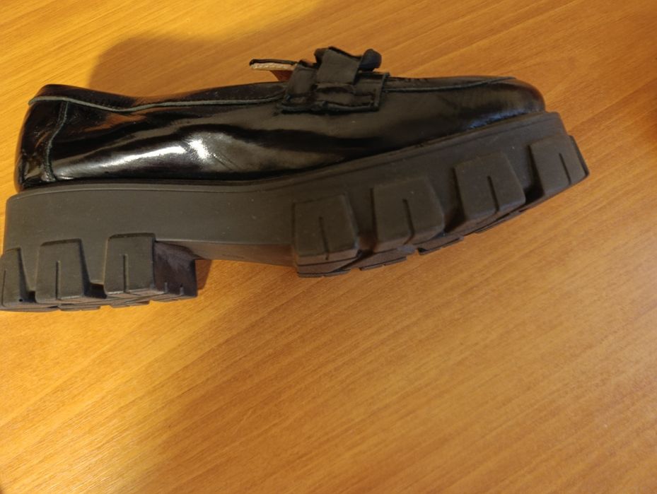 Взуття жіноче Лофер