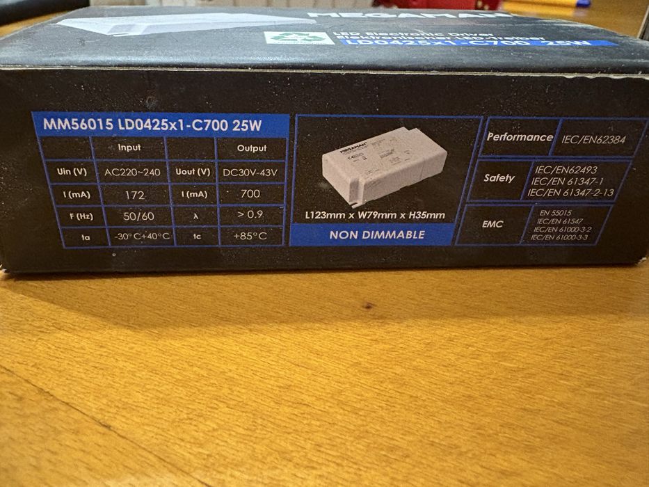 halogen i zasilacz megaman