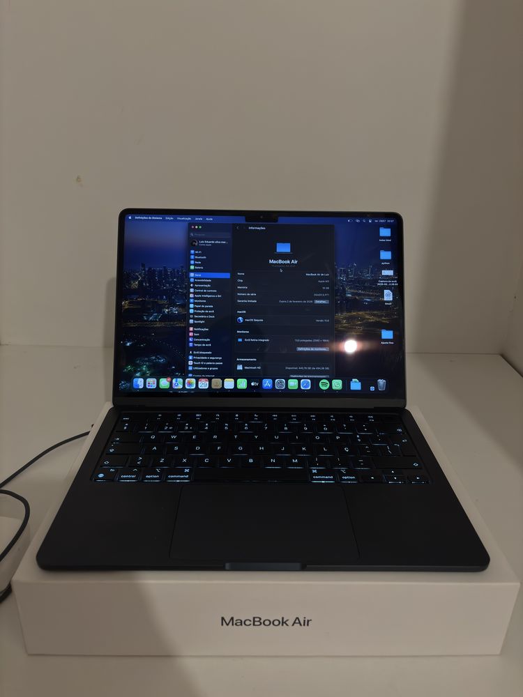 macbook air M3 16GB