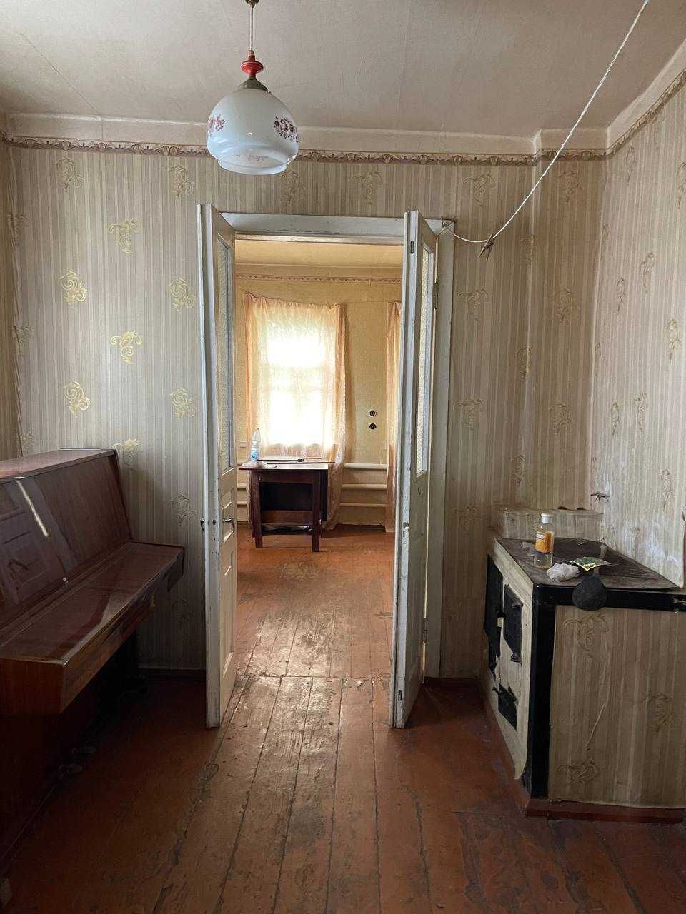 У продажу будинок біля метро Київська