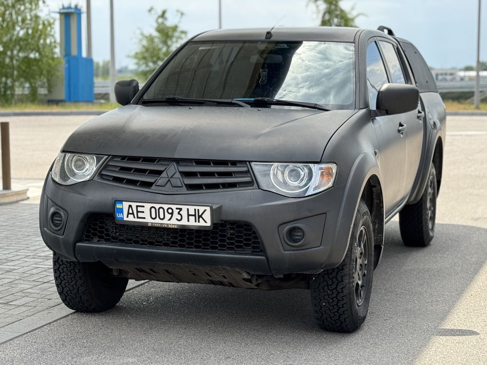 Mitsubishi L200 дизель механика в хорошем состоянии