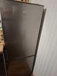 Lodówka szara, jak nowa, szer. 55 cm, gł. 53 cm, wys. 150 cm