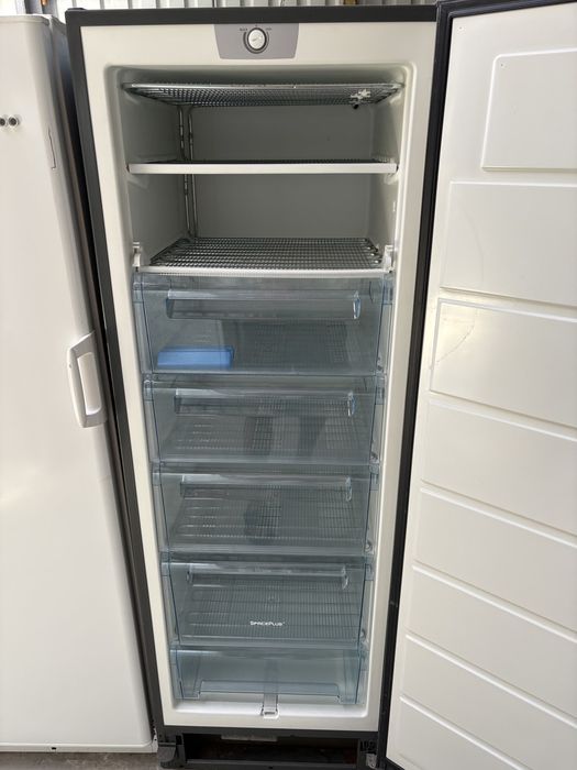 Морозильна камера Electrolux EUC31255X ( А150903 )