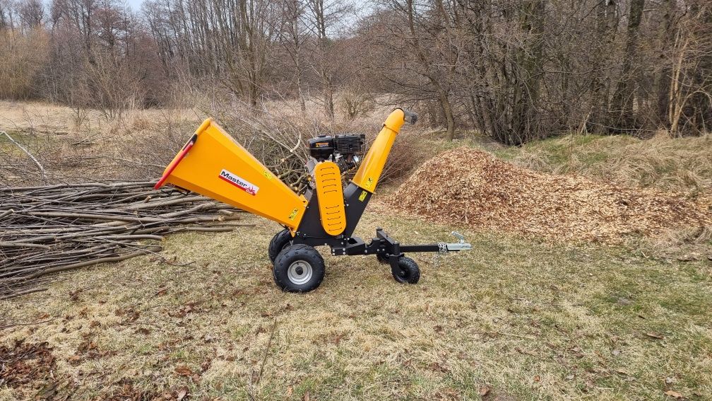 Rębak ,Zrębkowanie , rozdrabniacz gałęzi.