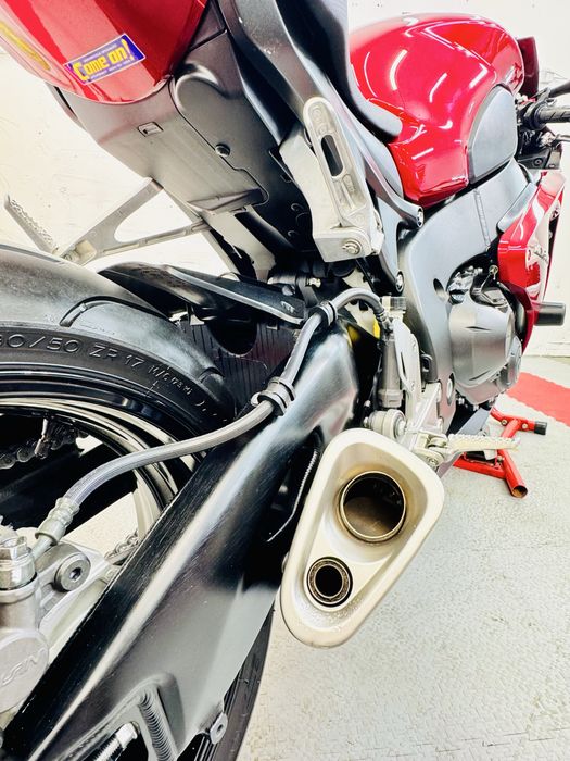 мотоцикл Honda CBR1000RR в оригіналі тільки з Японії