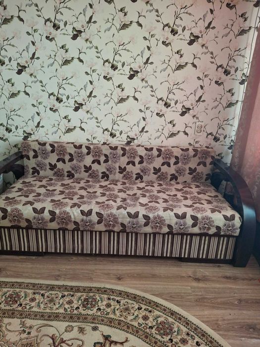 продаєтся зручний і стильний диван і розкладне крісло.