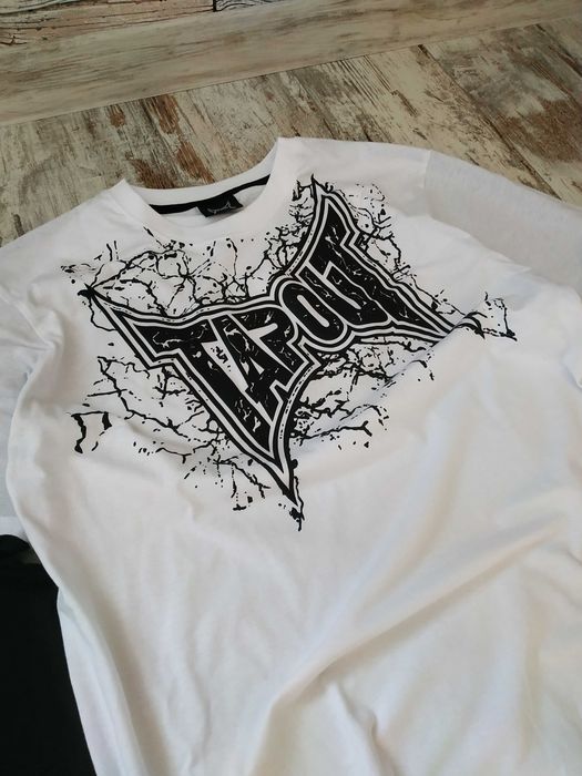 Продам лонгслів Tapout white web sk8 Y2K
