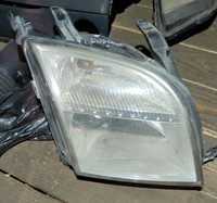 Ford Fusion przednia prawa lampa