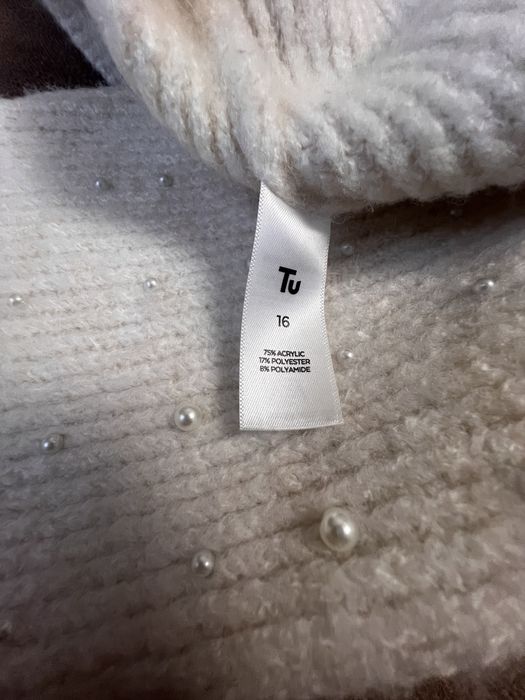 Светр в камінцях