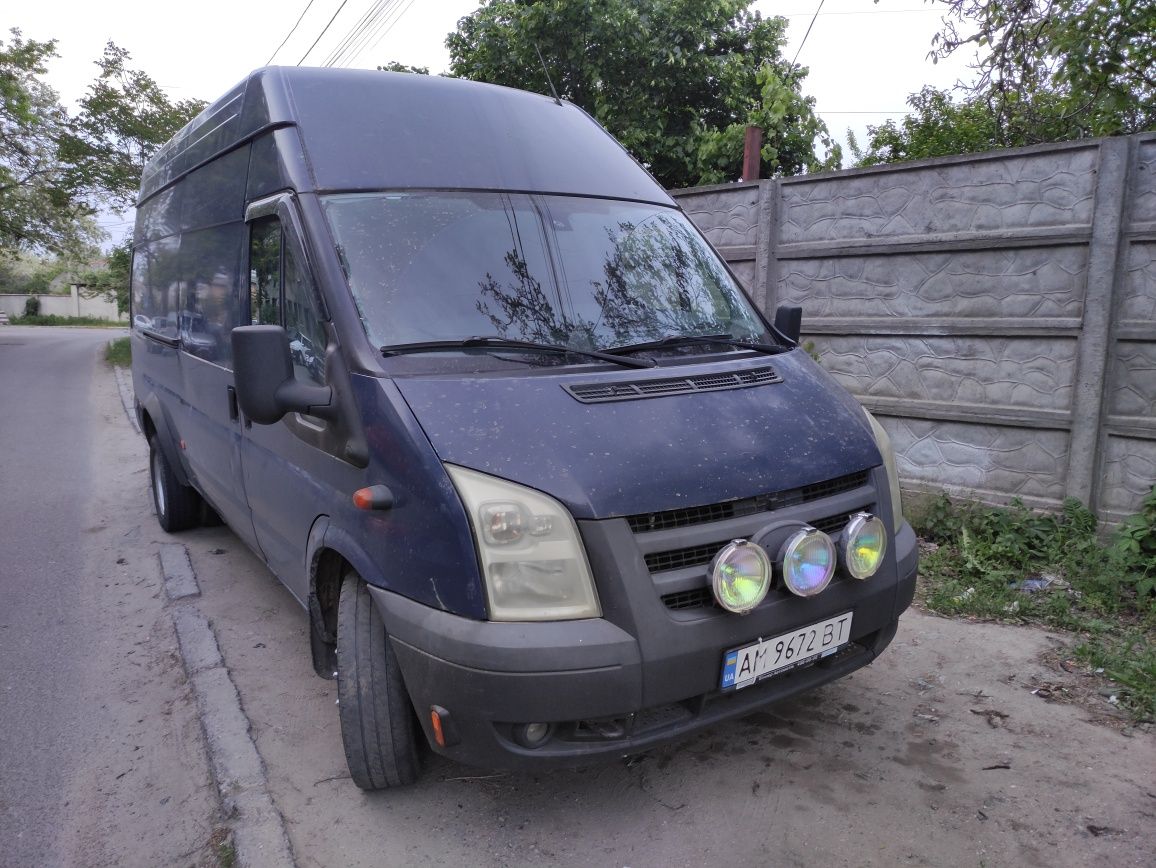 Ford Transit 2.4D Грузовой Фургон