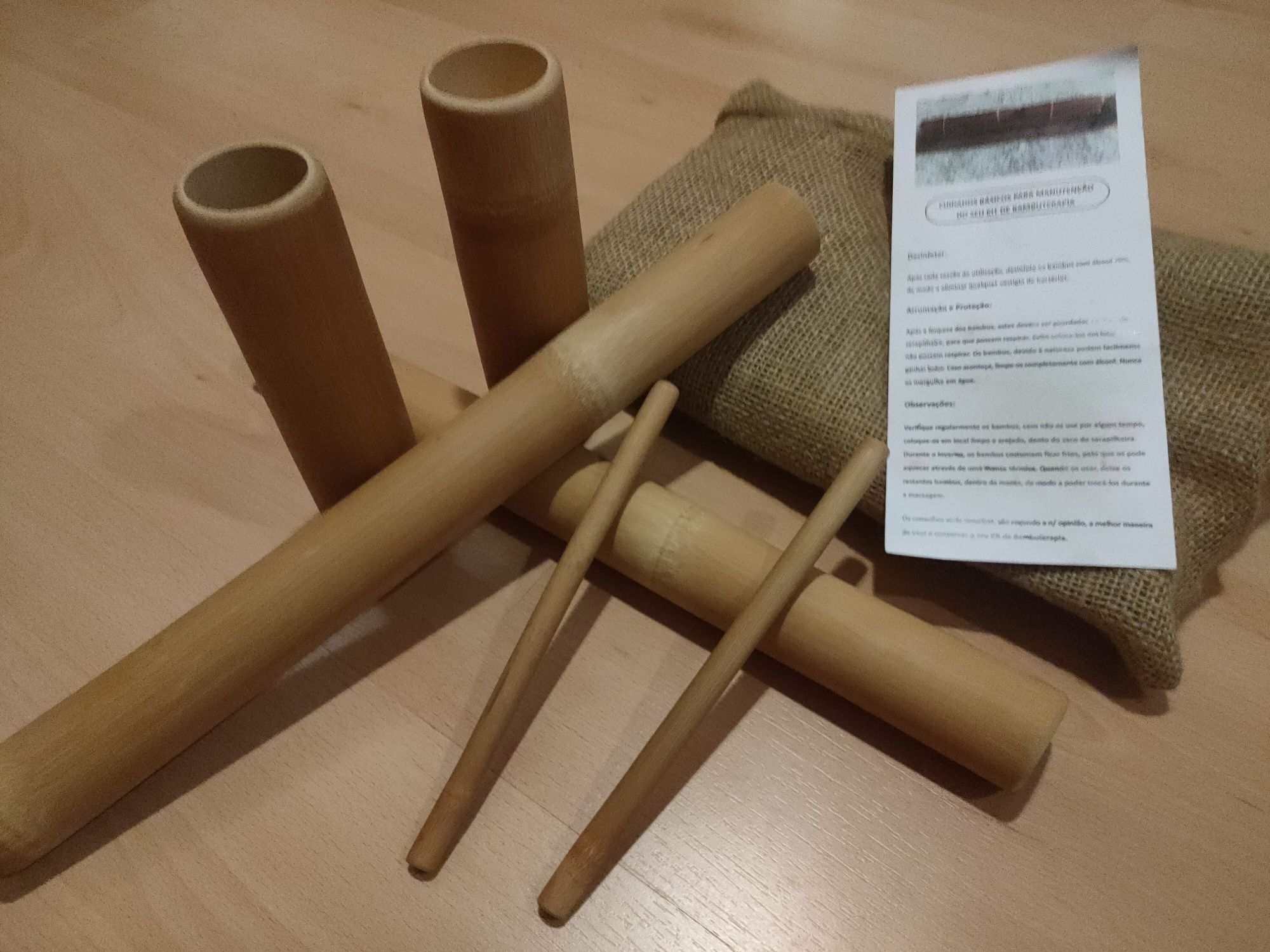 Kit de bambu para massagens