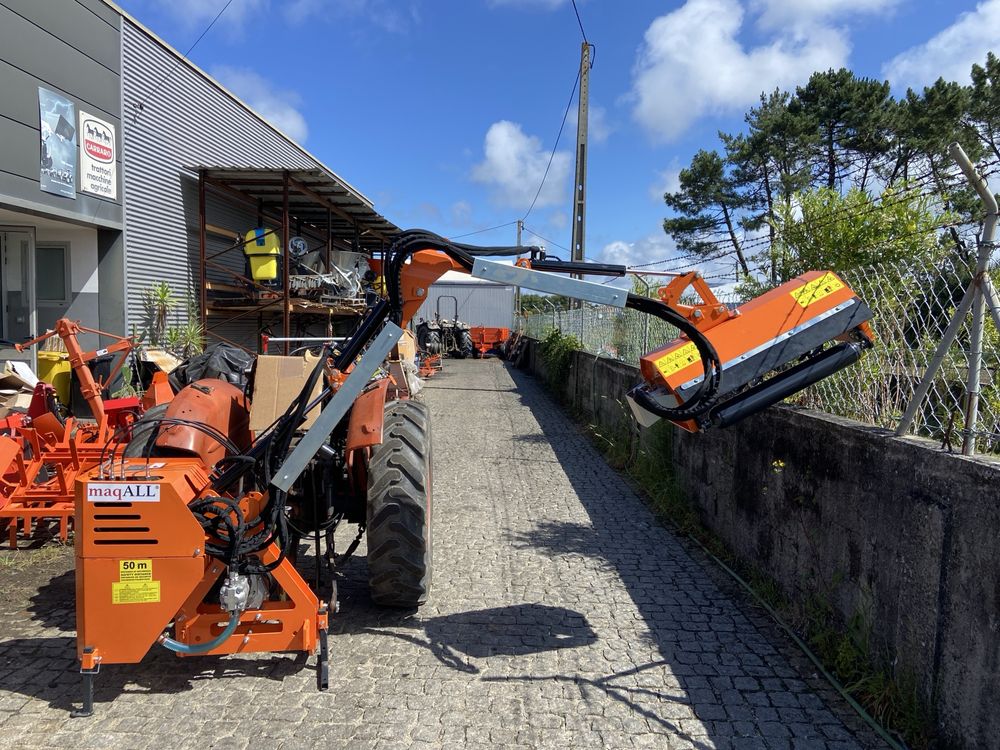 Limpa bermas valados de braço hidraulico