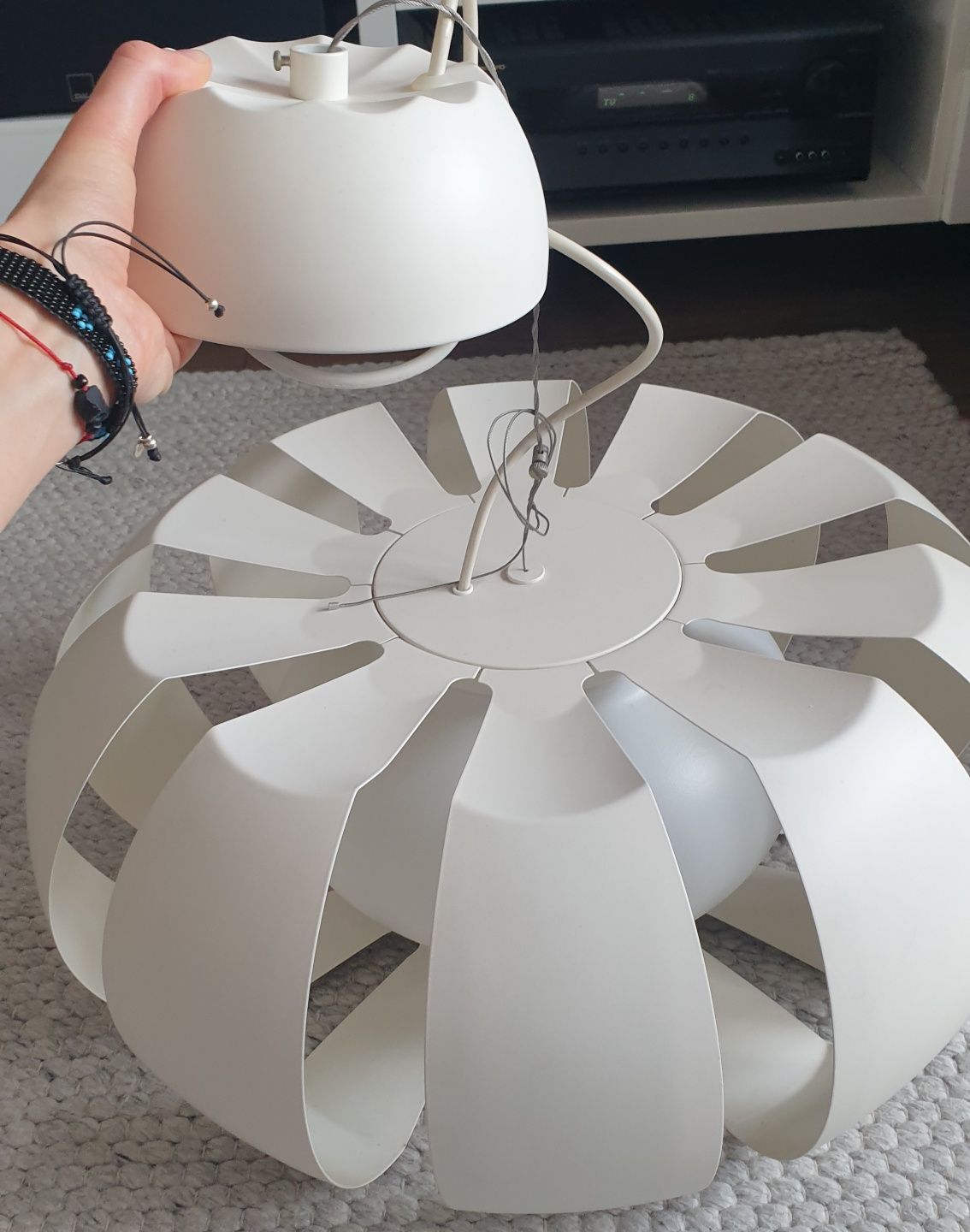 Biała lampa Ikea Stockholm