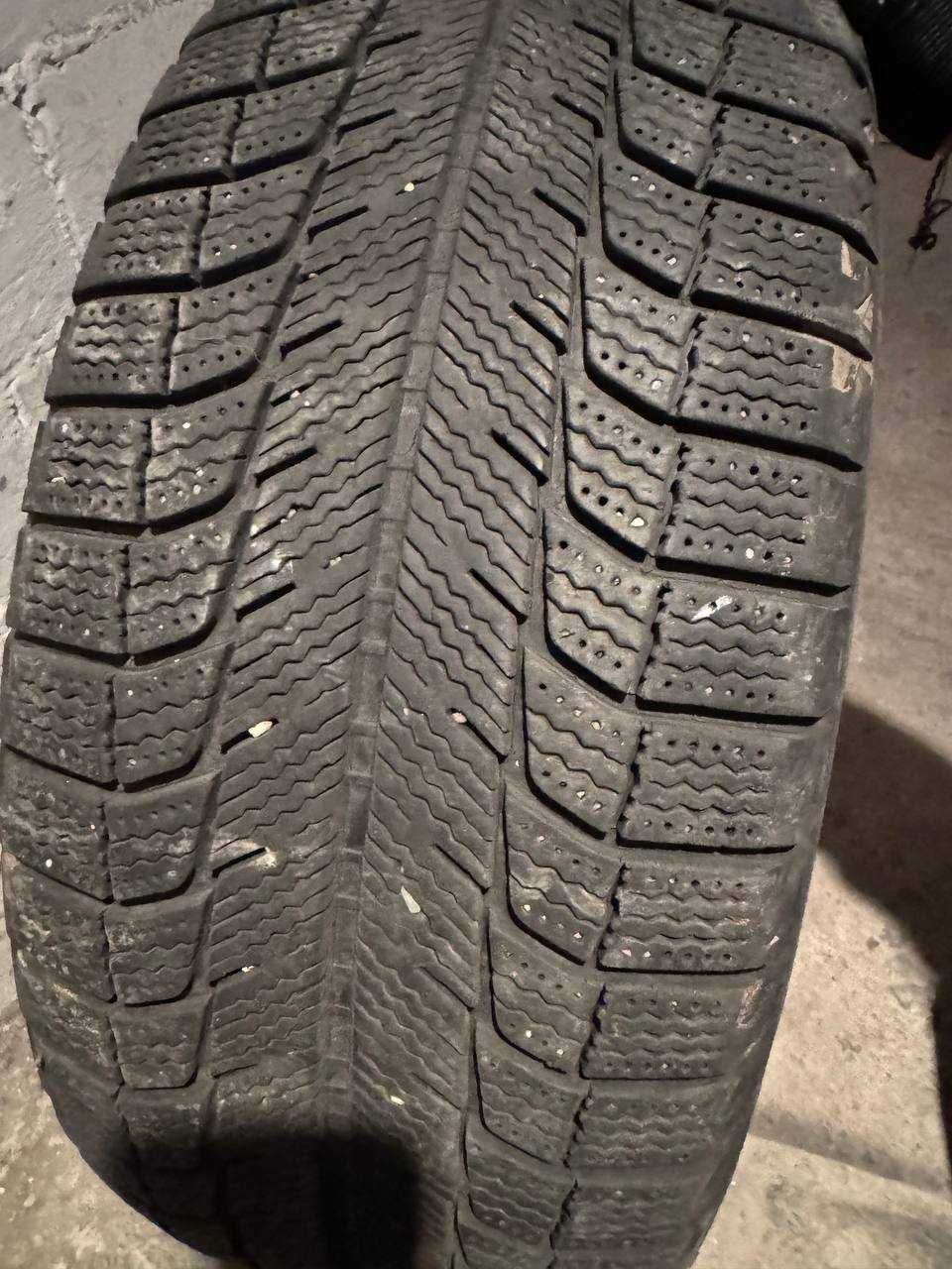Felgi aluminiowe R16 ford z oponami zimowymi MICHELIN X-ICE  --- 2szt.