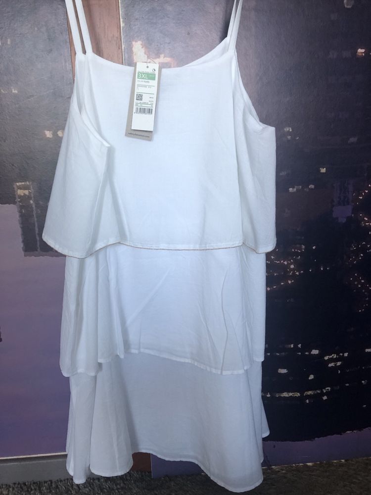Nowa sukienka Benetton ze złota nitką 3XXL / 170 cm