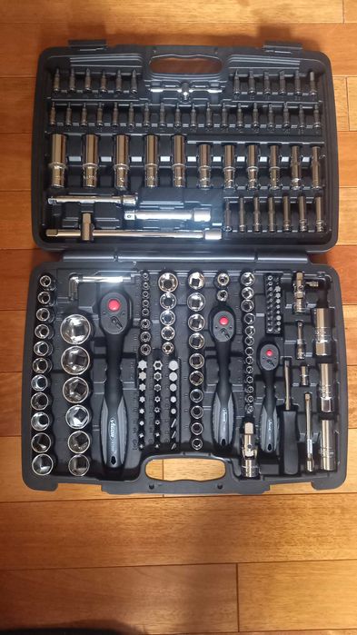 Zestaw kluczy nasadowych 172 elementy