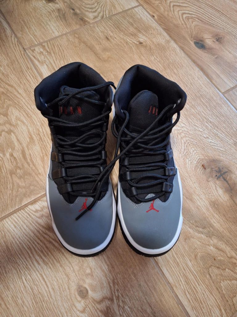 Jordan aura 40.5