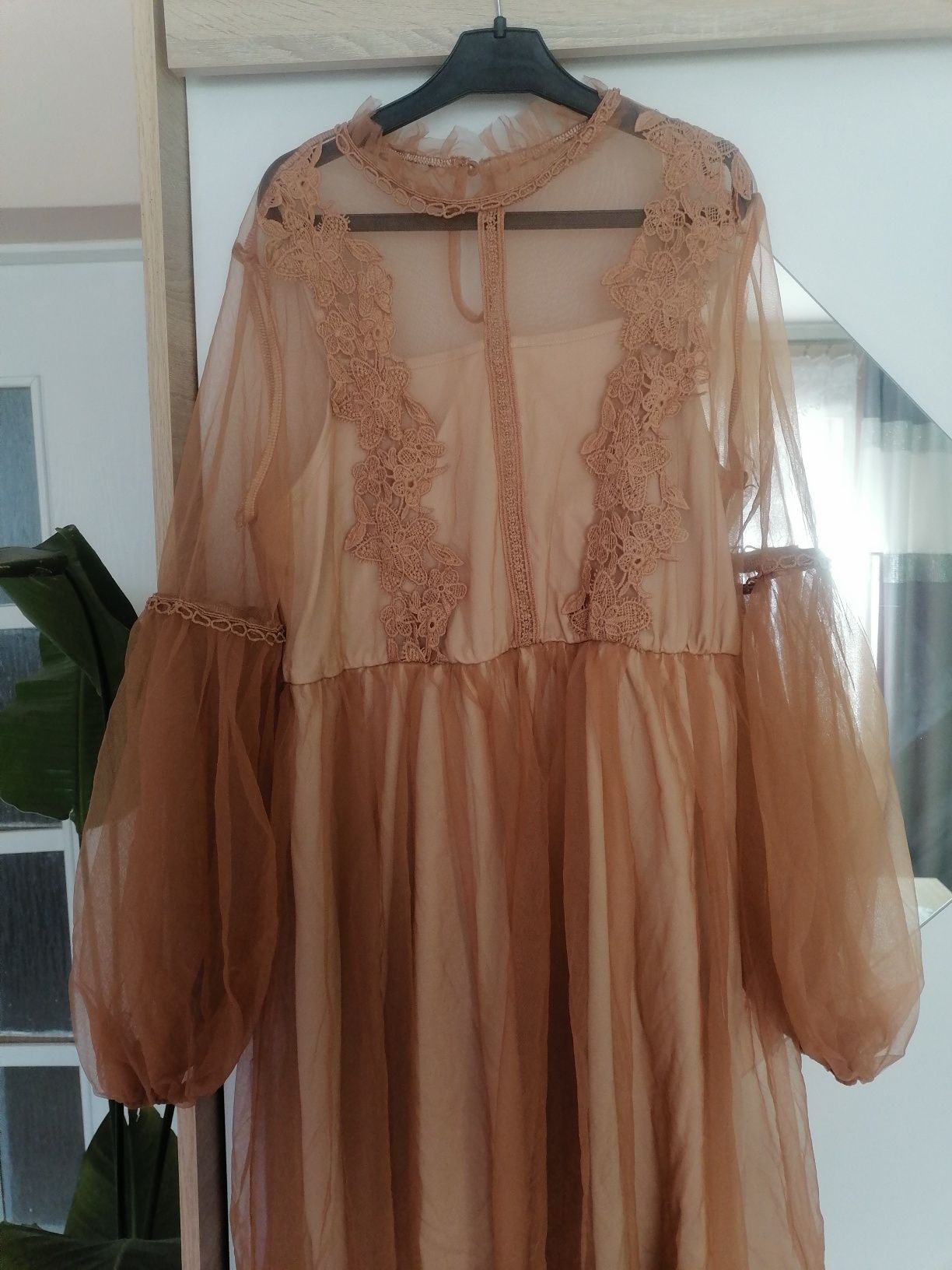 Elegancka sukienka tiul koronką wesele ML