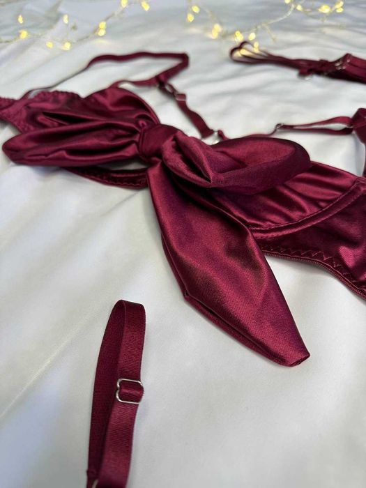 романтический комплект женской нижней одежды не носился