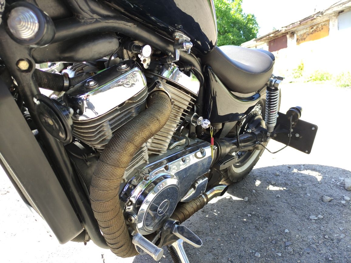 Suzuki intruder 400