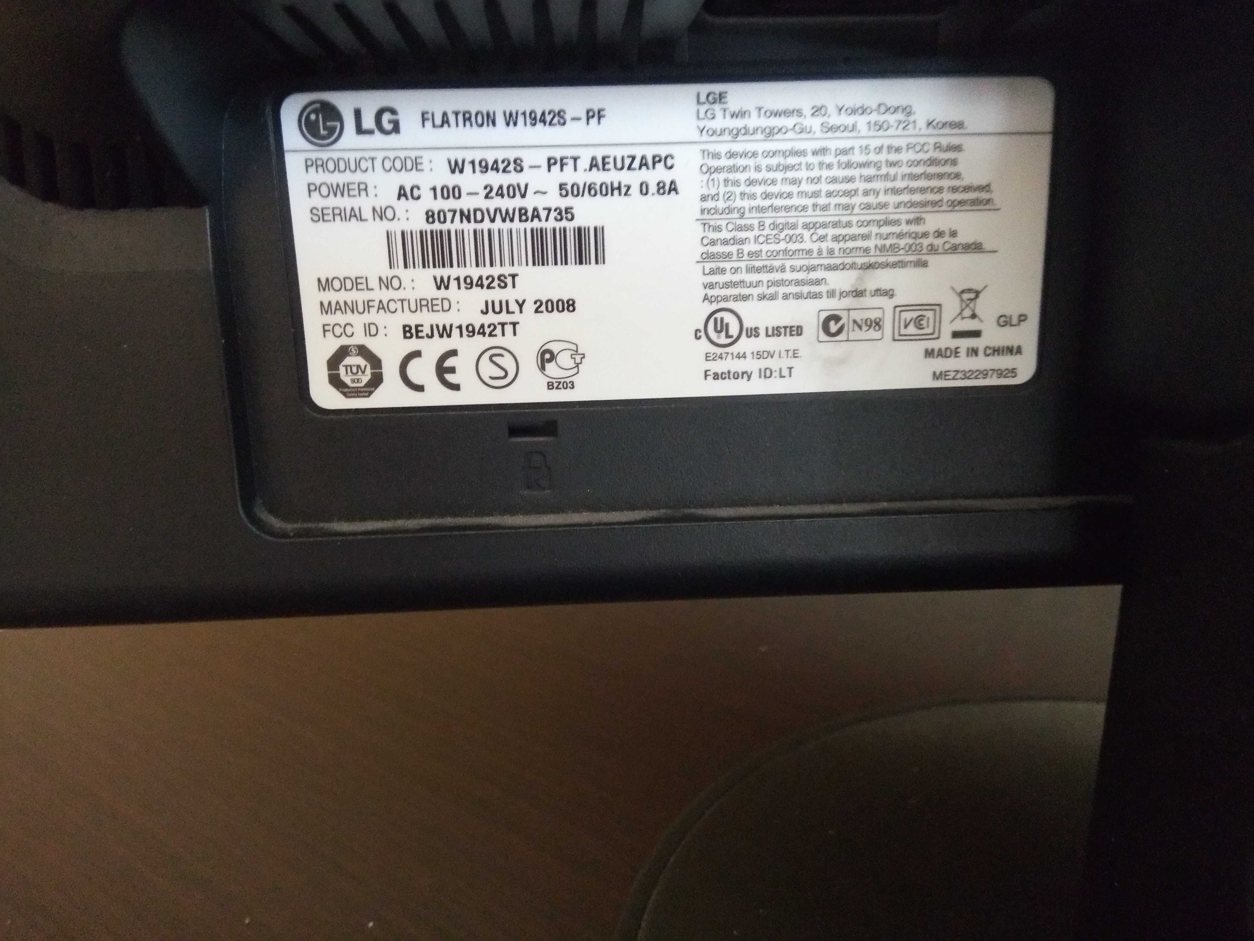 Monitor LG 27" z kablami - zasilającym i sygnałowym
