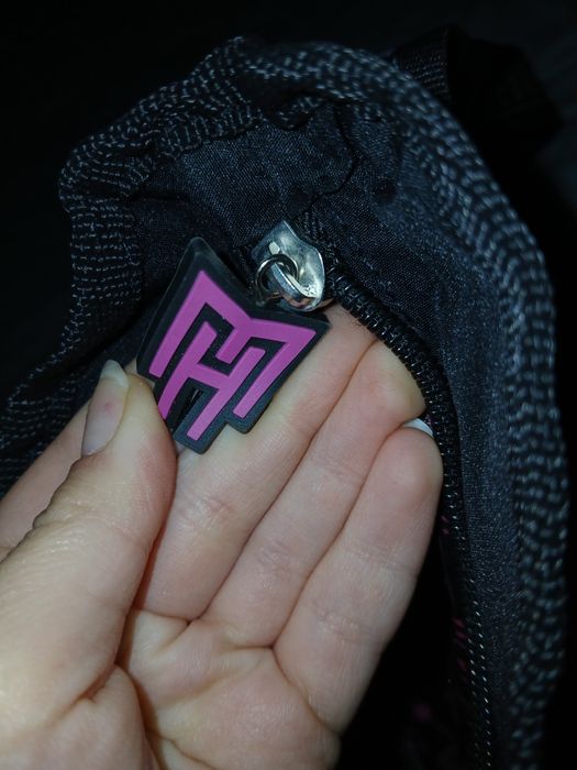 Продам крутую сумку эмо Monster High
