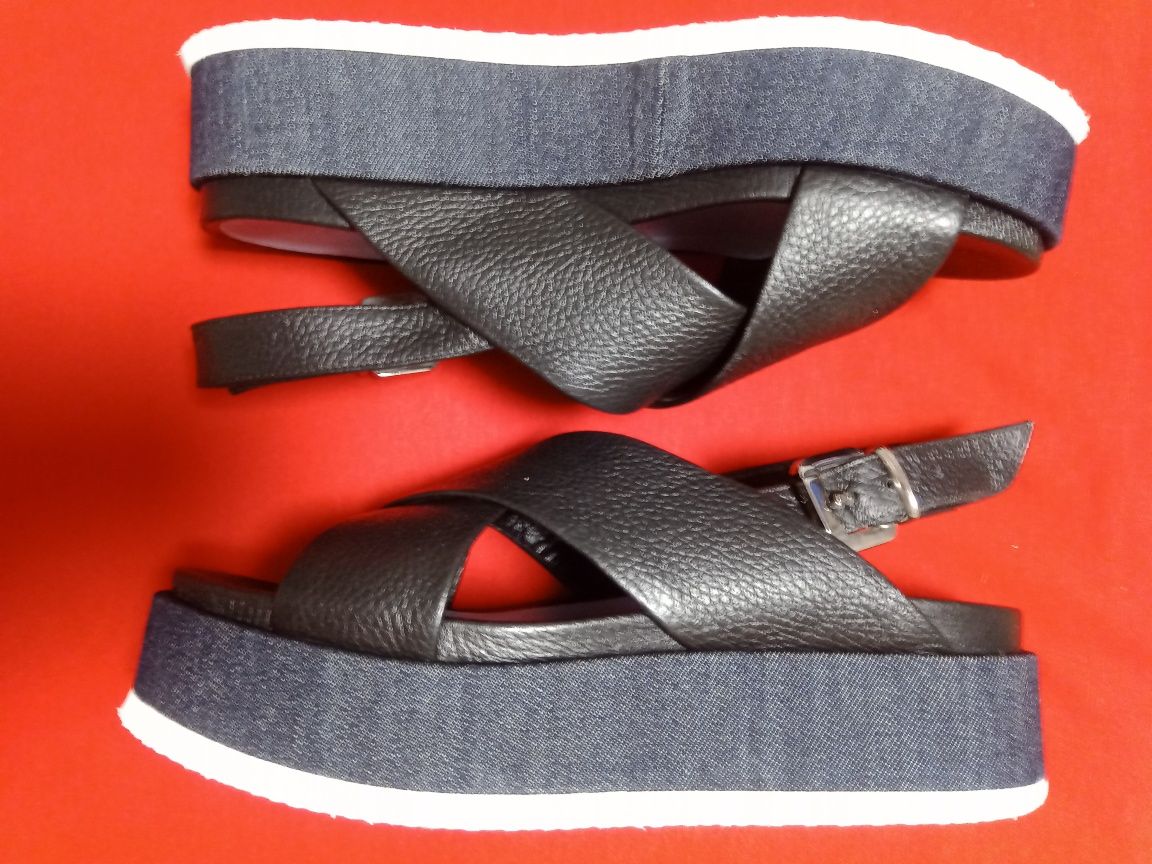 Жіночі босоніжки на платформі,Pollini,Iталія,нат.шкіра,р-38,24.5 см
