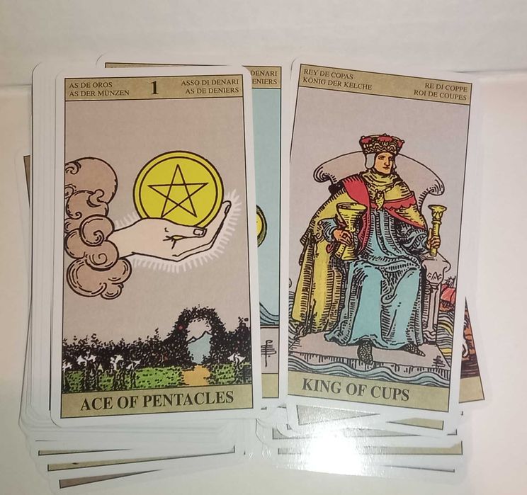 Tarot de Rider Waite ilustrações de Pamela Colman Smith. Um Baralho XL