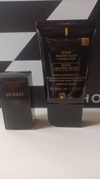 Podkład Sensai radiant glow.