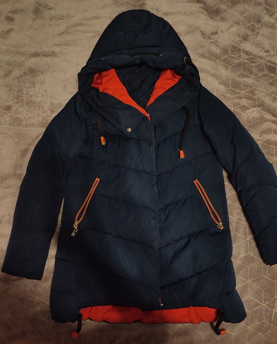 Жіноча зимова куртка.