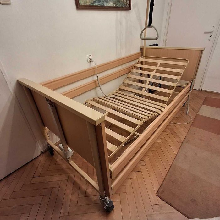 Łóżko rehabilitacyjne elektryczne plus materac przeciwodleżynowy