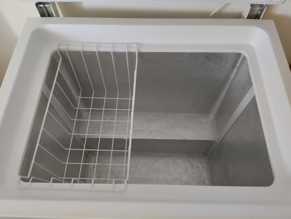 Arca Congeladora Whirlpool - 164 L - Branca