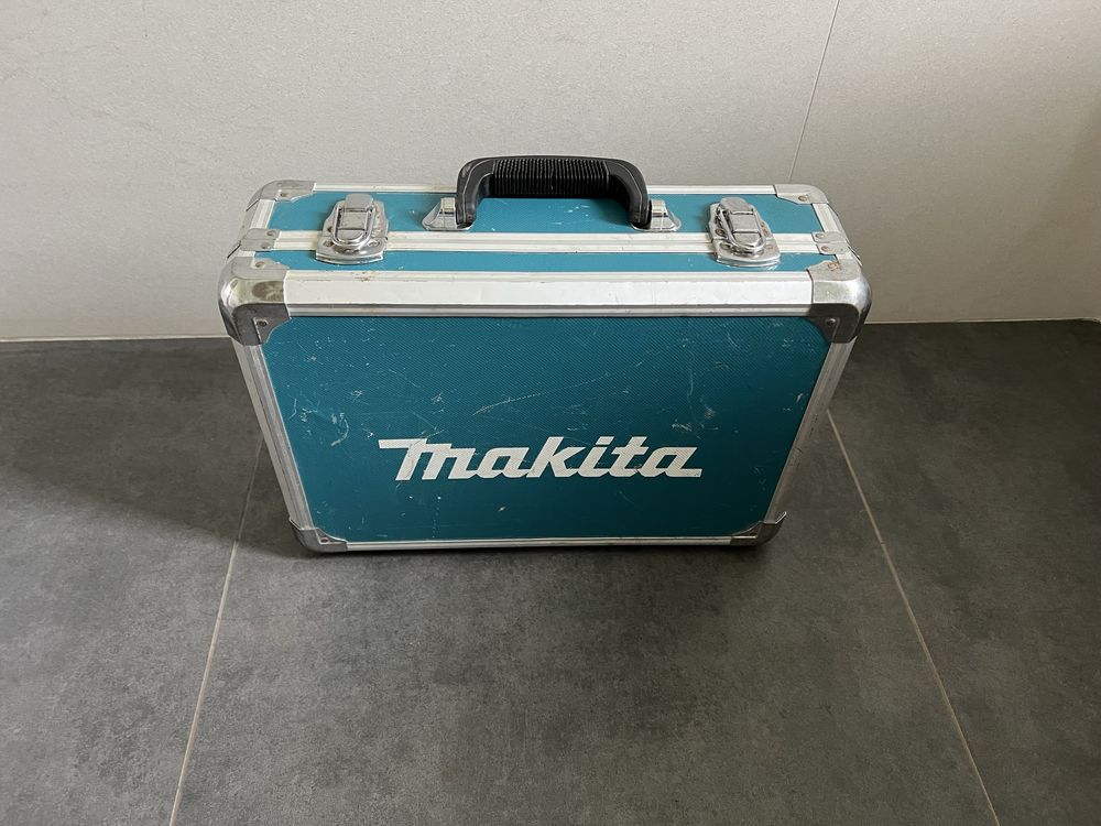 Перфоратор Makita HR 2631 FT